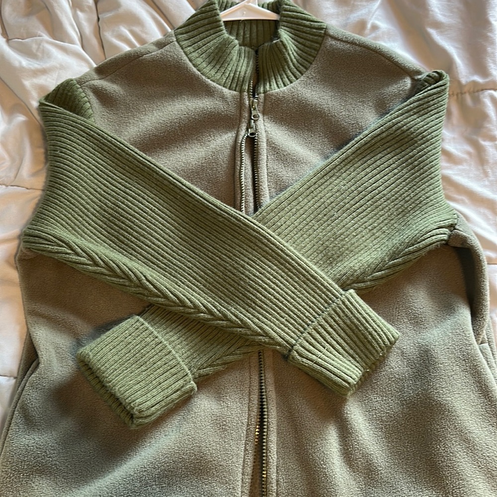 Route 66 Green Double Zipper Jacket with pockets!! size:L (doesn’t fit that big)